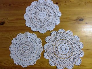 3 Häkel - Deckchen,  Weiß,  Rund,  Diverse Größen,  Handarbeit Bild