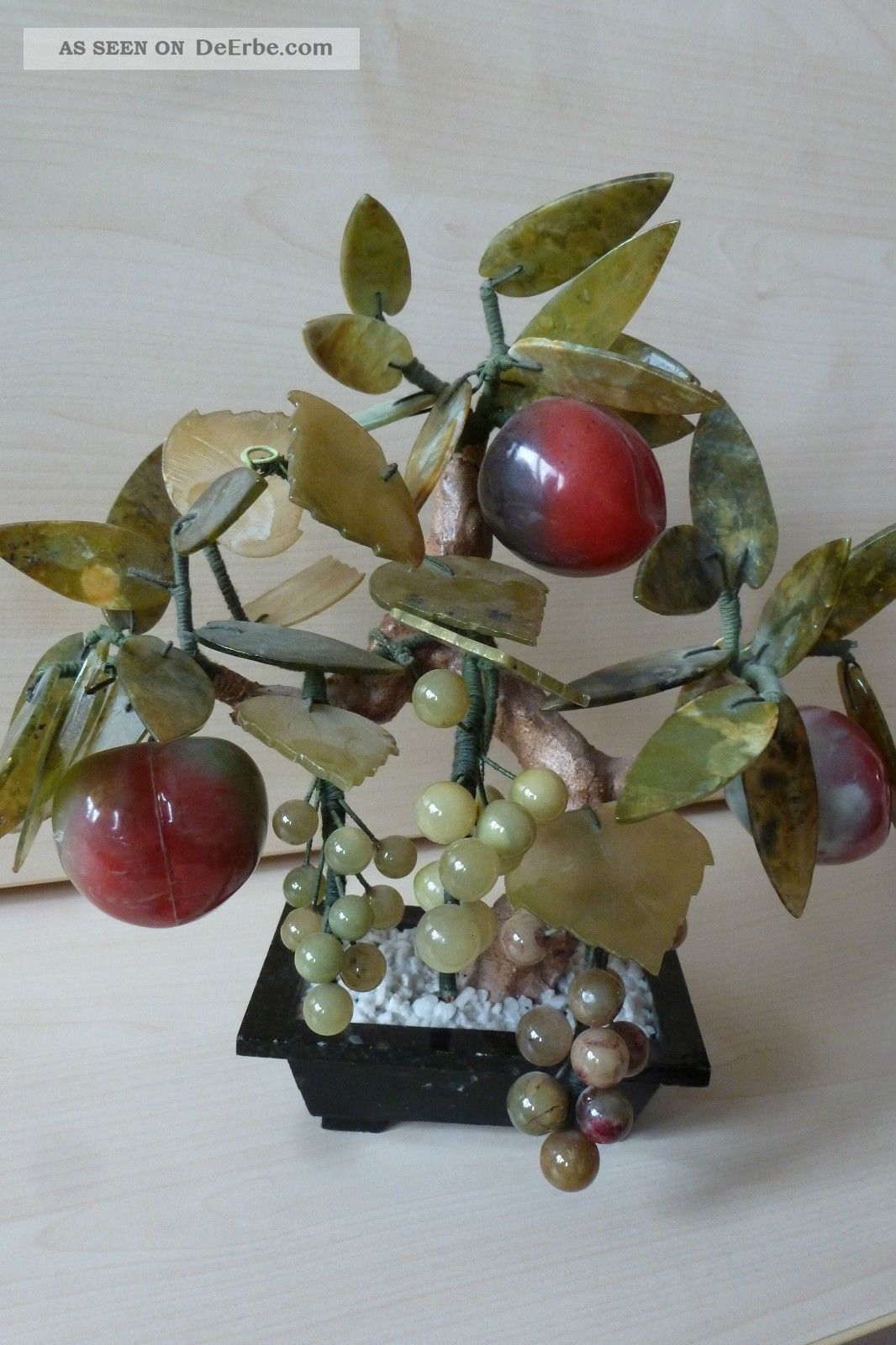 Jadebaum Asiatica Bonsai Apfelbaum Mit Weintrauben Jade 27cm Hoch Entstehungszeit nach 1945 Bild