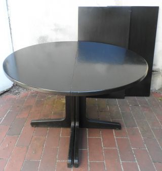 1 Antiker Thonet Tisch Rund Von 1978 Esstisch Schwarz Holz Ausziehbar Auf 230cm Bild