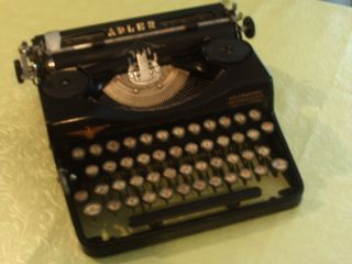 Alte Adler Koffer Schreibmaschine Modell 32 Typewriter - Deko - 1935 1936 Bild