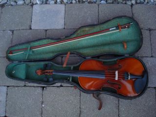 Schöne Geige 4/4 Mit Bogen In Altem Geigenkasten Bild