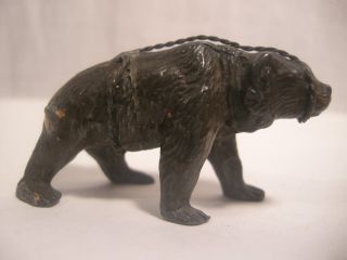 Bronze Miniatur Bär Mit Maulschlinge. Bild