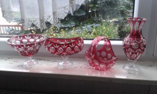 Kristall Schalen Und Vase,  Weiß/rot Bild