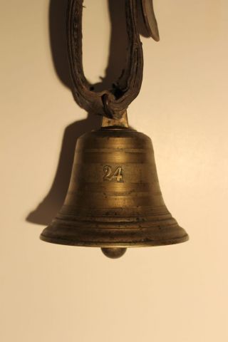 Kuhglocke Glocke Bronze Tirol Mit Leder Gurt Halsband Bild
