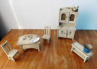 Uralte Puppenküchen - Möbel - Jugendstil Bild