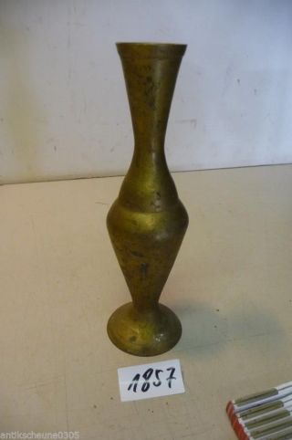 1857.  Alte Messing Vase Bild