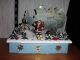 Weihnachtskulisse 28x15x25cm Mit Deko - Figuren - Weihnachtsmann,  Karussellpferd Objekte nach 1945 Bild 1
