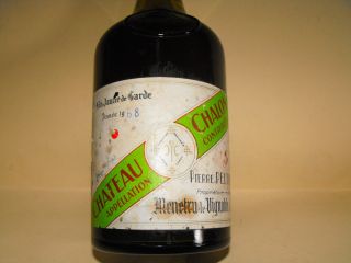 Weinflasche Wein Chateau Chalon Menetru Le Vignoble 1968 Vin Jaune De Garde Bild