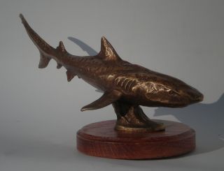 Künstler Bronze Skulptur Der Hai,  Haifisch Menschenfresser - Signiert Houska Bild
