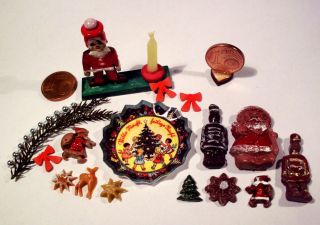 Weihnachtsteller Nr.  5 Mit Schokoladenfiguren,  Lebkuchen U.  Weihnachtsleuchter 1:12 Bild
