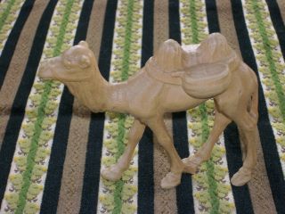 Holzfigur - Krippenfigur - Krippentier - Stehendes Kamel - Geschnitzt - Deko - Bild