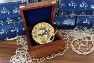 Kompass - Sonnenuhr Aus Messing Mit Holzbox Bild