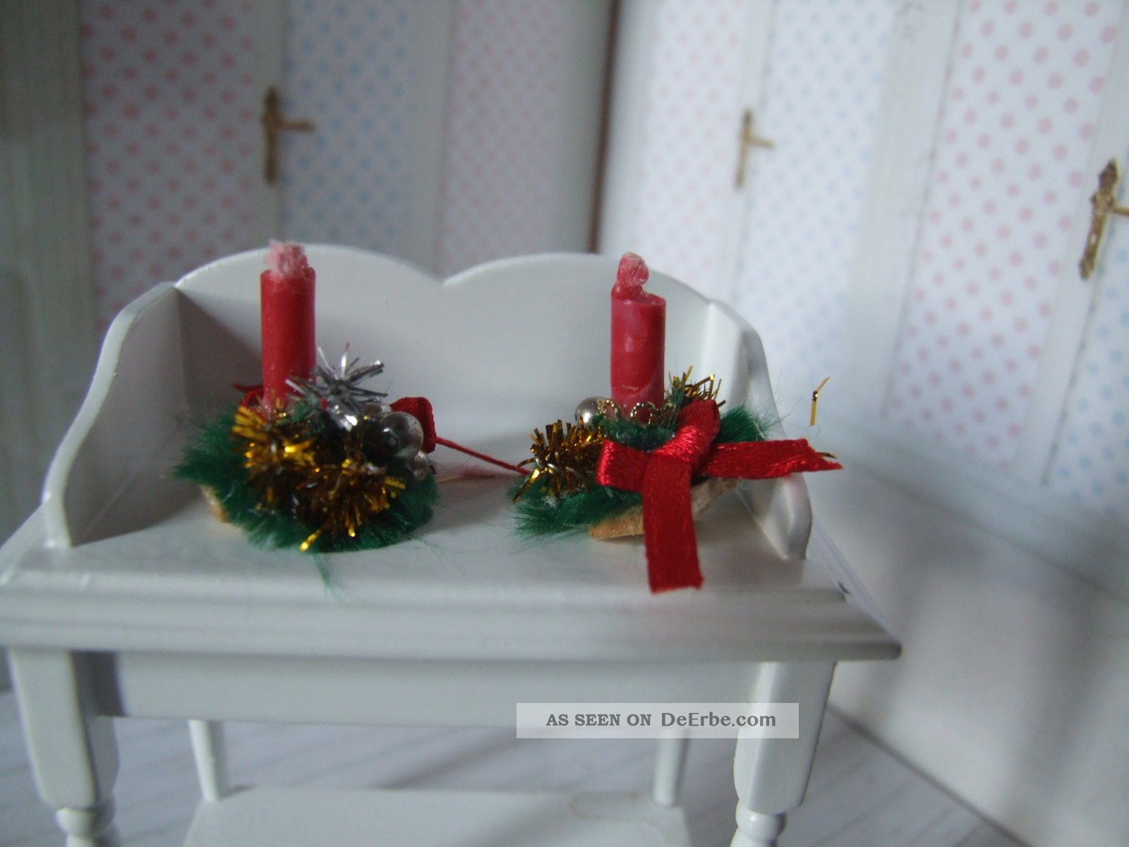 Puppenstube Adventsgestecke 2 Stk.  Rote Kerze,  Schleife,  Gold/silber Handarbeit Nostalgieware, nach 1970 Bild