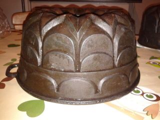 Le Creuset Nr.  24 Gusseisen Gugelhupf Backform,  Bundt Cake Cast Iron 1 Von 2 Bild