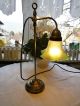 Alte Metallstehlampe,  Schreibtischlampe Mit Glasschirm,  Verstellbar Antike Originale vor 1945 Bild 1