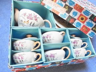 Schönes Tee Servive Porzellan Puppengeschirr Im - Karton - Made In Japan Bild
