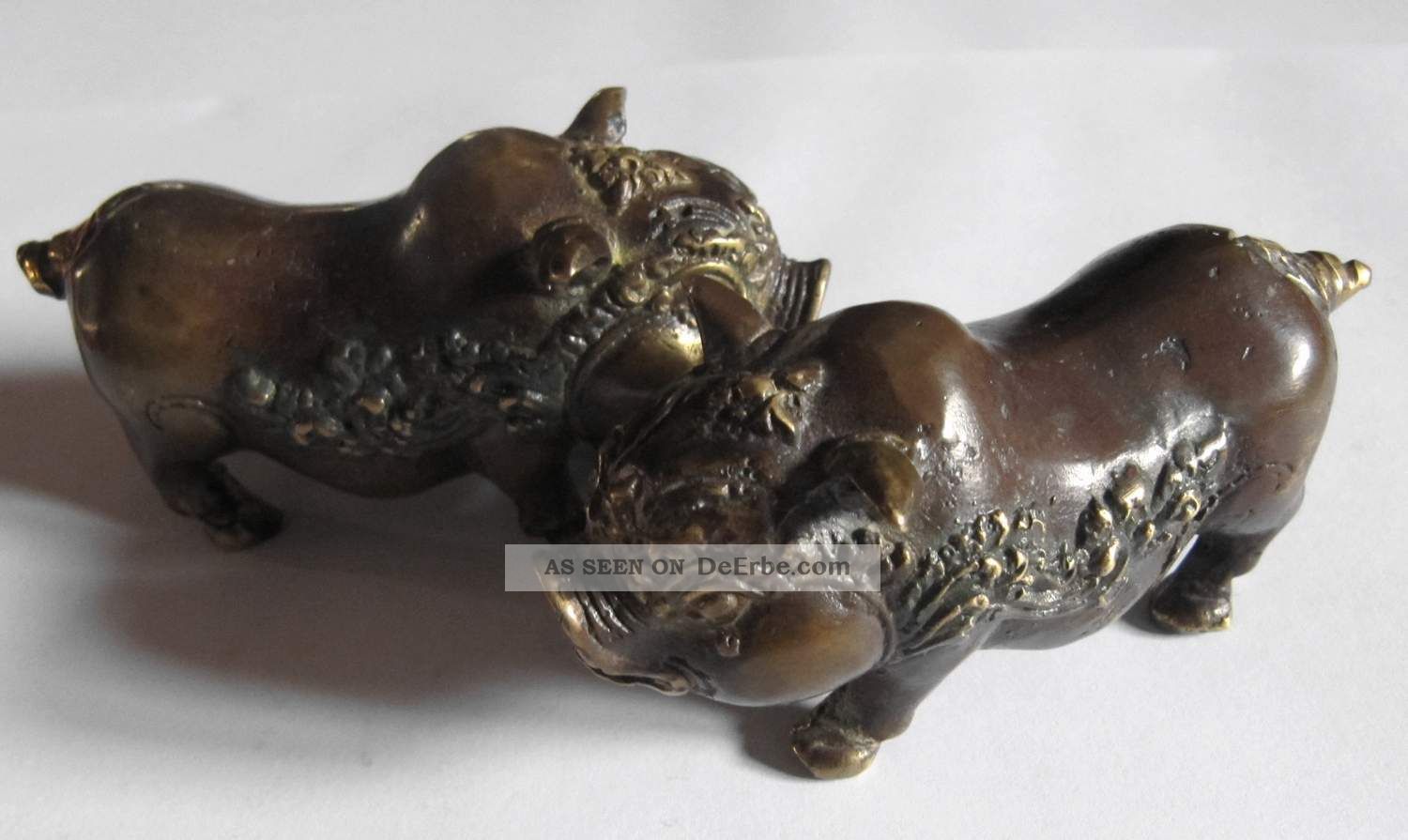 Chinesische Glücksschweinchen Hängebauchschwein Miniatur Glück Schwein Bronze Entstehungszeit nach 1945 Bild