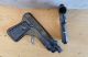 2 Alte Spielzeugpistolen - Blech - Arma - Erbsenpistole Original, gefertigt vor 1945 Bild 2