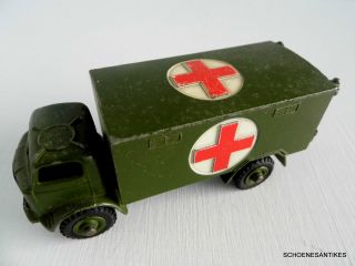 Dinky Toys Military Ambulance 626 Altes Militärfahrzeug Bild