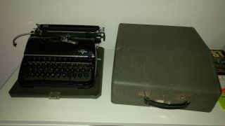 Mechanische Schreibmaschine Von Groma,  In Transportbox Bild