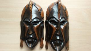 Afrikanische Holzmasken (2 Stück) Aus Kenia,  22cm Hoch Bild