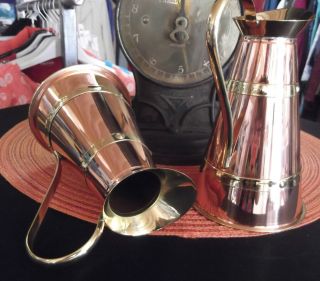 Kupfer 2 Kännchen Kanne Kannen Vasen Behälter Geschäftsauflösung Bild