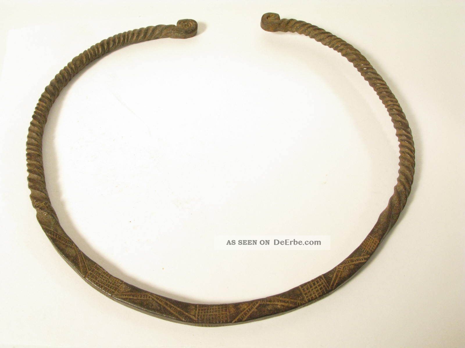 Alter Eisen Halsreif Gurunsi Iron Necklace Fer Noir Burkina Faso Afrozip Entstehungszeit nach 1945 Bild
