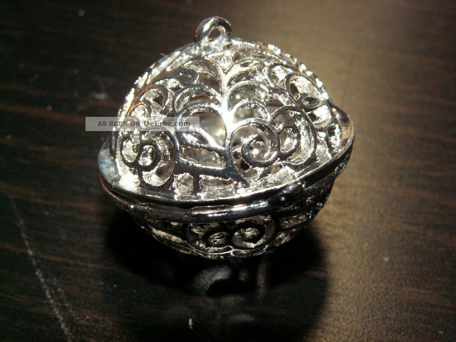 1 Silber Amulett Medaillon Kugel Duftkugel Engelsrufer Anhänger Blumen Blume Entstehungszeit nach 1945 Bild