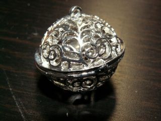 1 Silber Amulett Medaillon Kugel Duftkugel Engelsrufer Anhänger Blumen Blume Bild