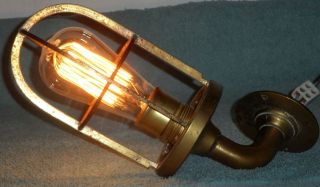 Maschinenraumlampe,  Gitterlampe,  Gründerzeit - Schiffslampe Mit Edisonbirne,  Um 1900 Bild