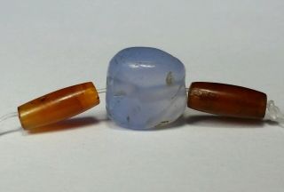 Two Ancient Rare Carnelian & One Blue Chalcedony Agate Bead Bild