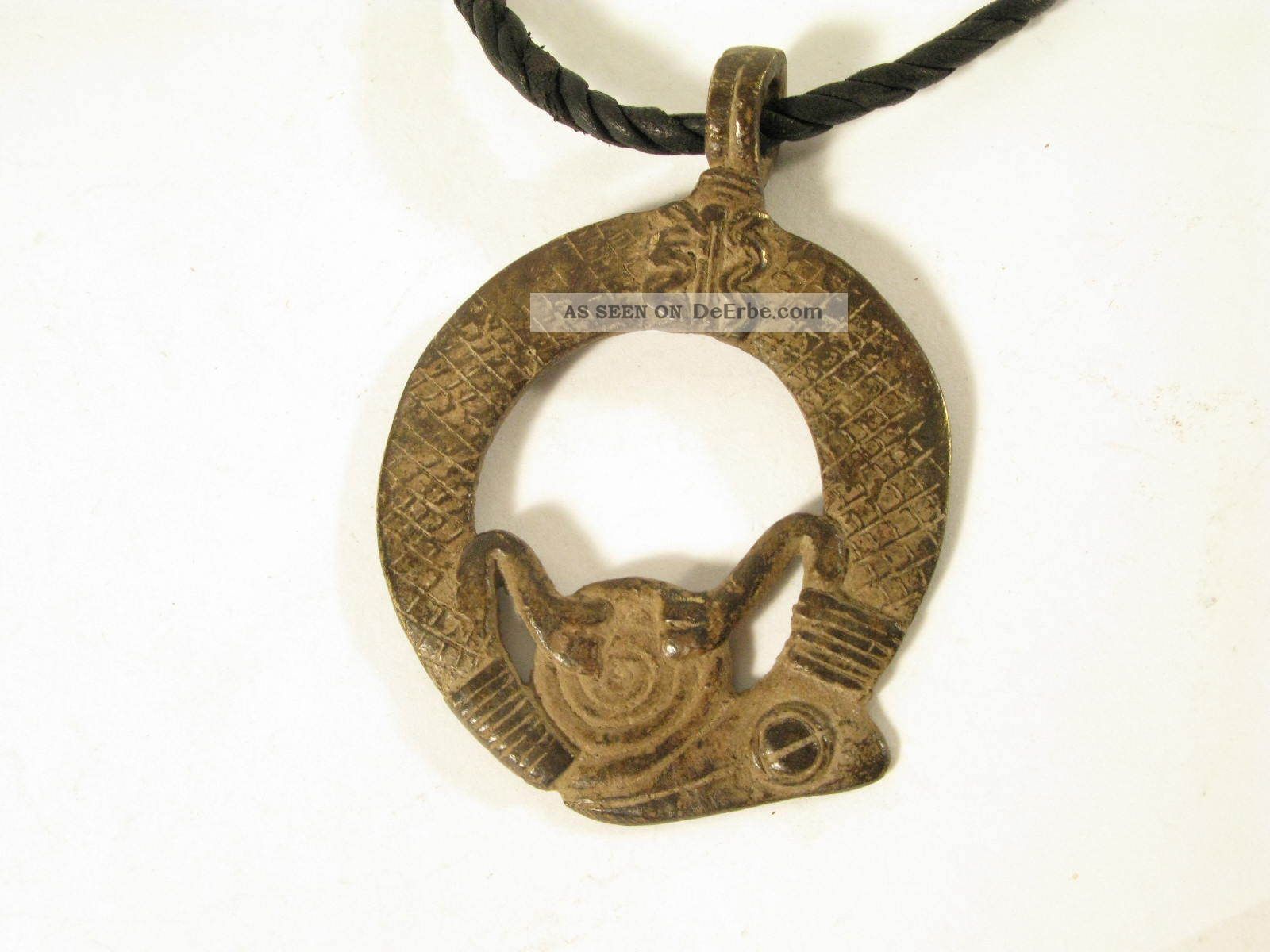 Schönes Amulett Chamäleon Guin Gan Schmuckanhänger Brass Pendant 1a Chameleon Entstehungszeit nach 1945 Bild