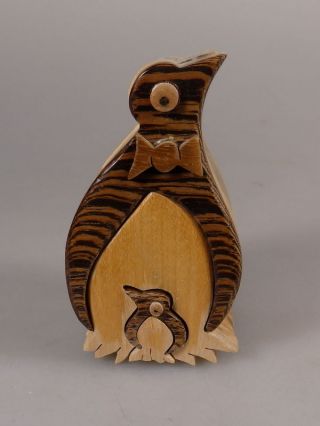 Richard Rothbard Hand Crafted Wooden Penguin Miniatur Puzzle Box Pinguin Holz Bild