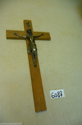 6087.  Altes Holzkreuz Kreuz Kruzifix Bild