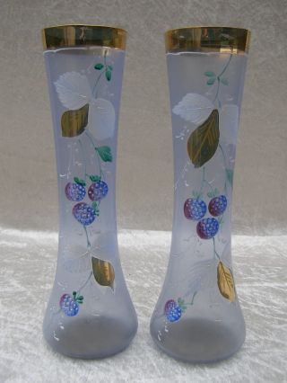 Antique 2 Grosse Jugendstil Glas Vasen Vergoldung Blumenbemalung Bild