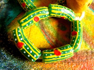 Neue Afrikanische Bemalte Krobo - Perlen In Grün/gelb/rot - Ca.  22 - 10mm - 5stk.  - Bild