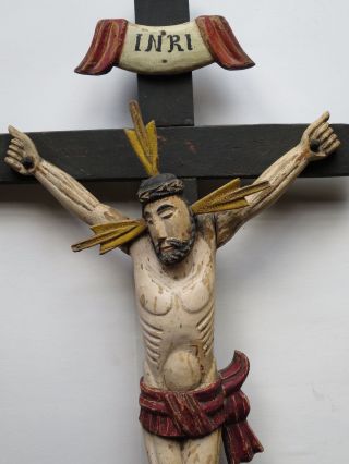 Gekreuzigter Christus / Handgeschnitzt / Holz / Bemalt Bild