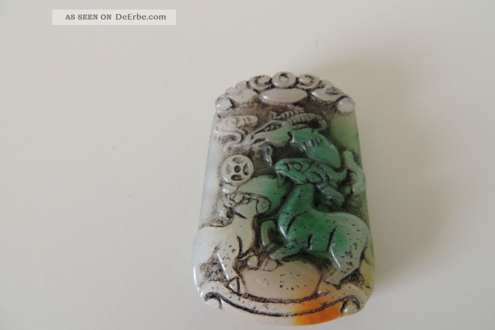 China Jade - Amulett Mit Ziegenböcken / Hoch :ca.  6 Cm. Entstehungszeit nach 1945 Bild
