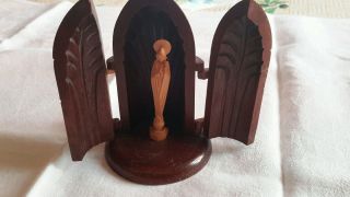 Antik Miniatur Reisealtar Holz Figur Madonna Holz Maria Filigran Geschnitzt Bild