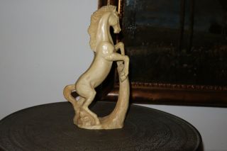 Sehr Schöne Skulptur Steigendes Pferd Mit Monogramm Bild