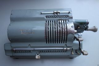 Rechenmaschine Triumphator Ddr Handkurbel Q1 - Historische Büromaschine Bild