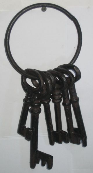 Schlüsselbund Mit 6 Schlüsseln,  Gusseisen,  Nostalgie Antik Stil,  20x9cm Bild