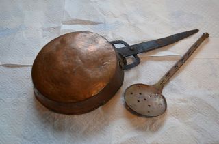 Antike Kupferpfanne Handgeschmiedet Griff Schmiedeeisen Und Schaumlöffel Kupfer Bild