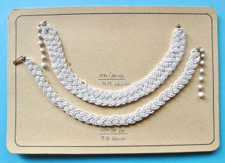 Alter Glasschmuck Aus Gablonz: 2 Halsketten In Weiß Bild