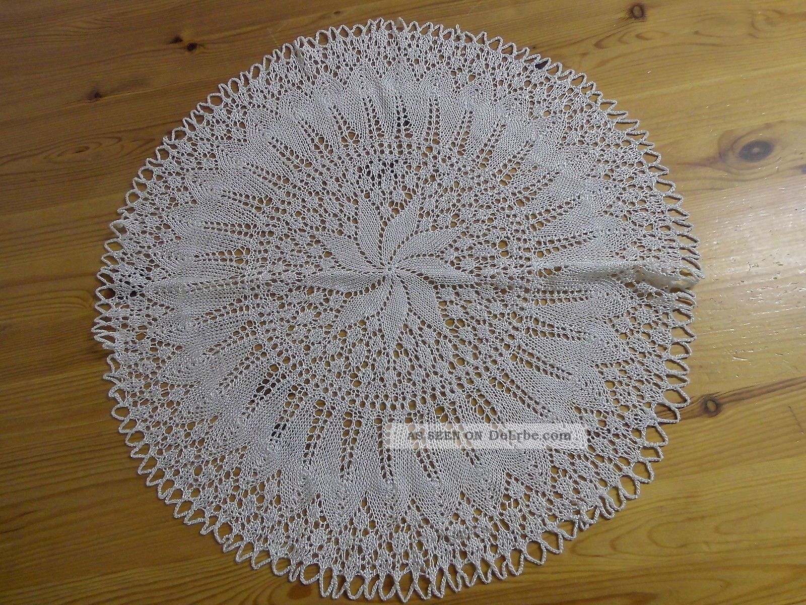 Altes Spitzen - Deckchen,  Creme - Weiß,  Rund 44 Cm,  Handarbeit Tischwäsche Bild