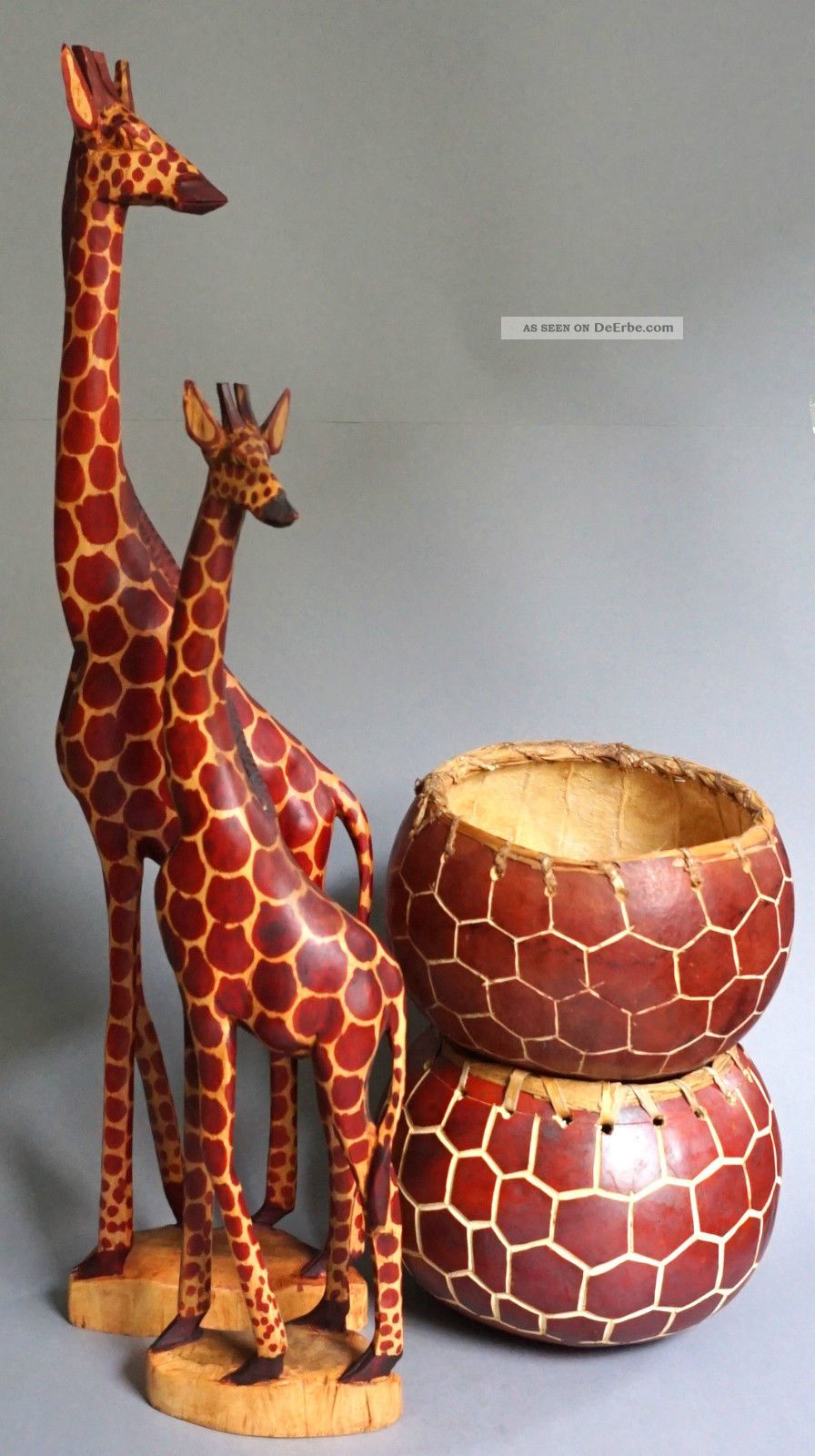 2 Giraffen Jacaranda Holz Ostafrika,  Kenia,  2 Kalebassenschalen/kÜrbis,  Kenia Entstehungszeit nach 1945 Bild