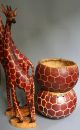 2 Giraffen Jacaranda Holz Ostafrika,  Kenia,  2 Kalebassenschalen/kÜrbis,  Kenia Entstehungszeit nach 1945 Bild 1