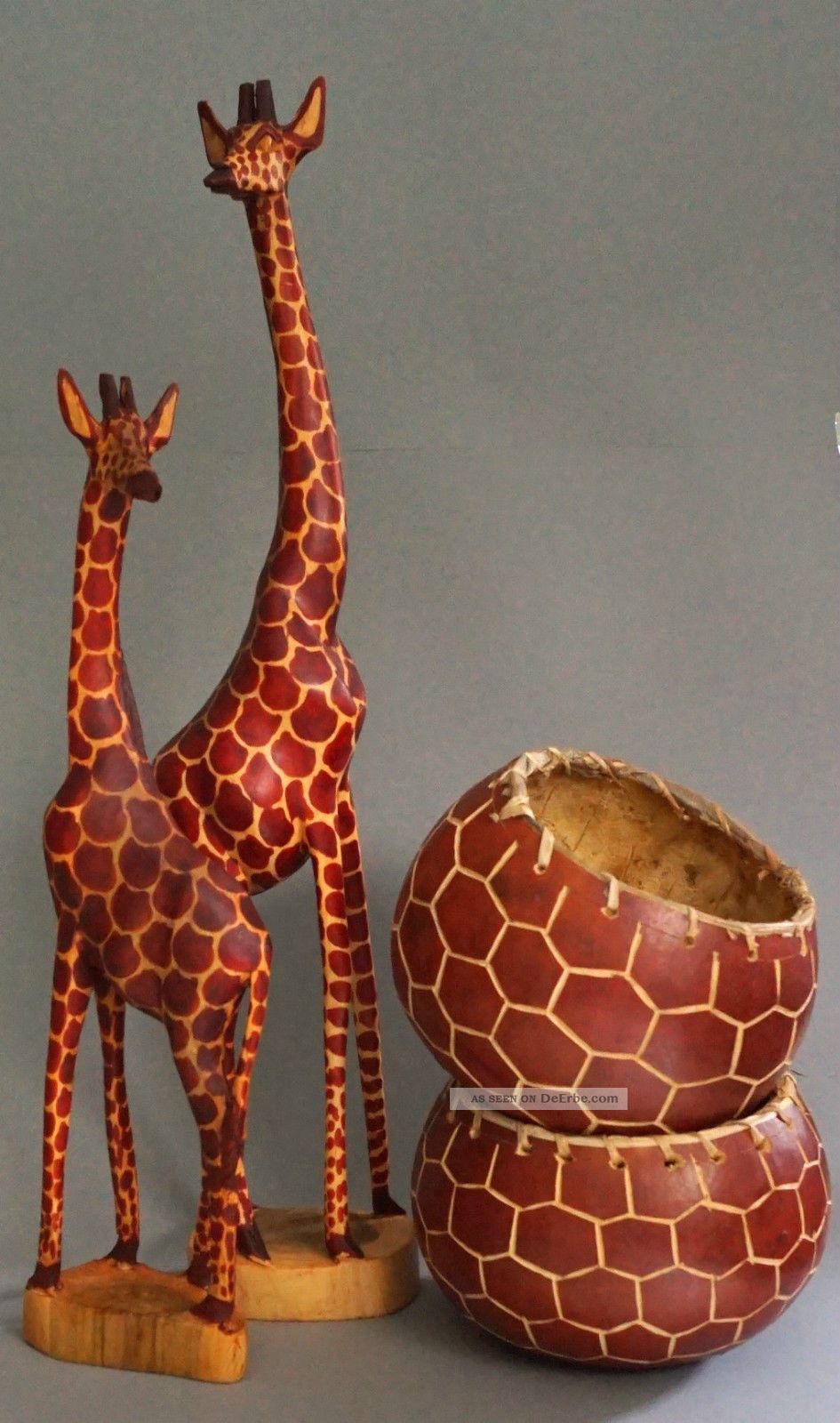 2 Giraffen Jacaranda Holz Ostafrika,  Kenia,  2 Kalebassenschalen/kÜrbis,  Kenia Entstehungszeit nach 1945 Bild