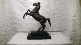 Alte Figur,  Skulptur,  Metall Pferd,  Hengst Auf Holz Sockel,  28 Cm,  1,  8 Kg,  Antik Bild