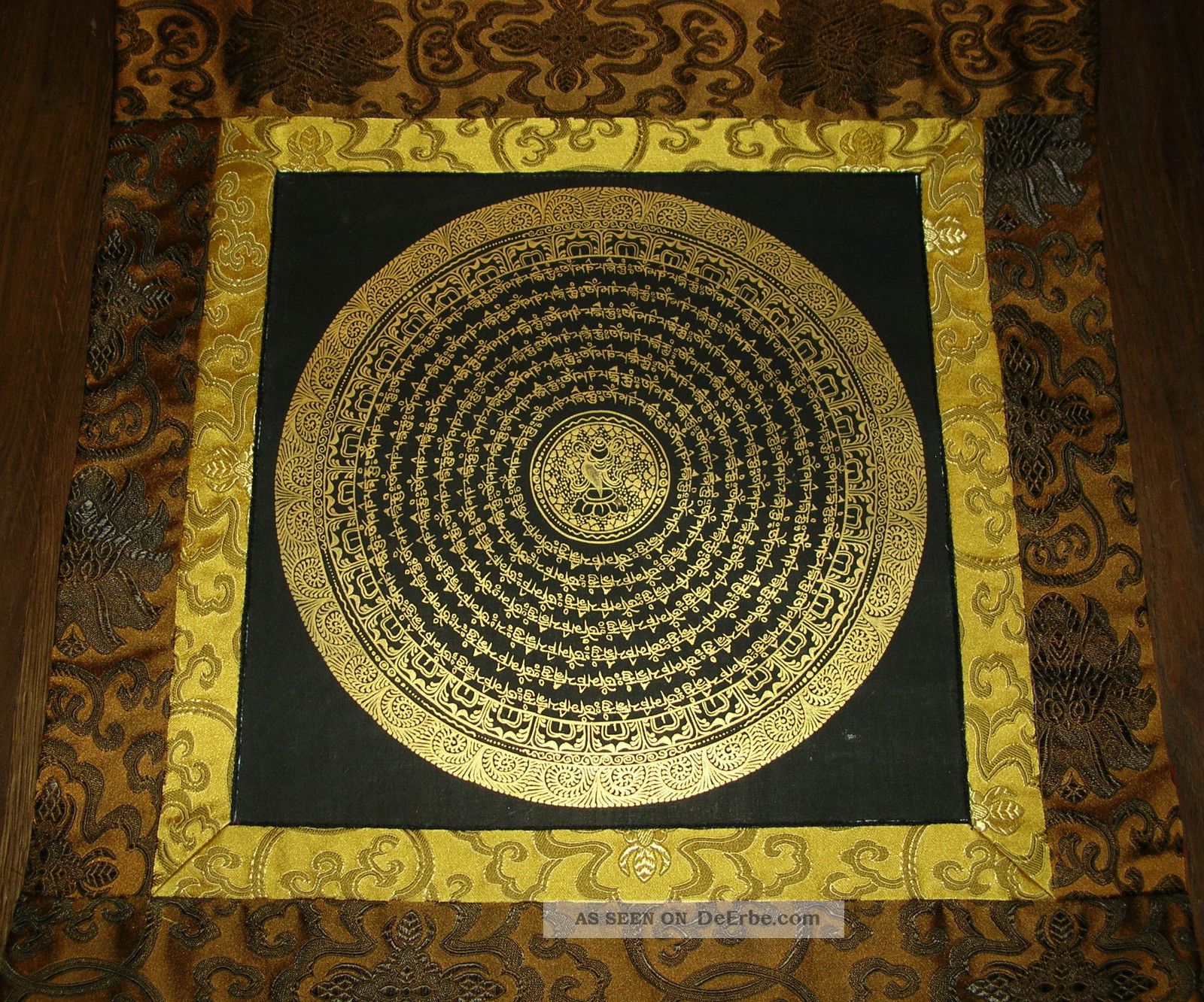 Traum - Thangka Feines Mantra Mandala In Brokat Aus Nepal Mit Viel Gold 77x47cm Entstehungszeit nach 1945 Bild